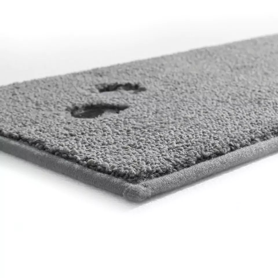 Thickness Details of Embroidered Dog Paw Prints Carpet Stair Treads Set